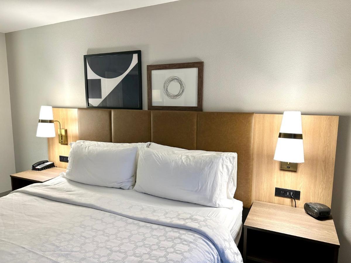 Staybridge Suites Milwaukee West-Oconomowoc By Ihg Exterior foto
