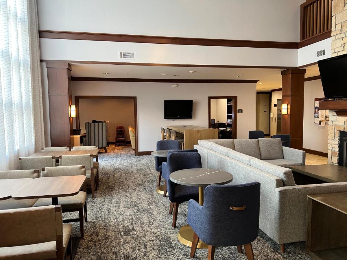 Staybridge Suites Milwaukee West-Oconomowoc By Ihg Exterior foto