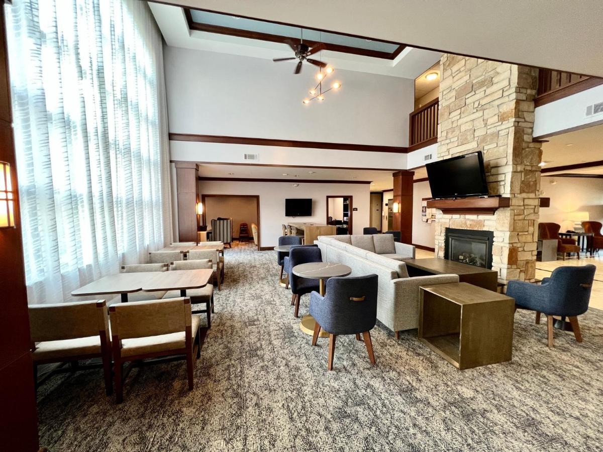 Staybridge Suites Milwaukee West-Oconomowoc By Ihg Exterior foto