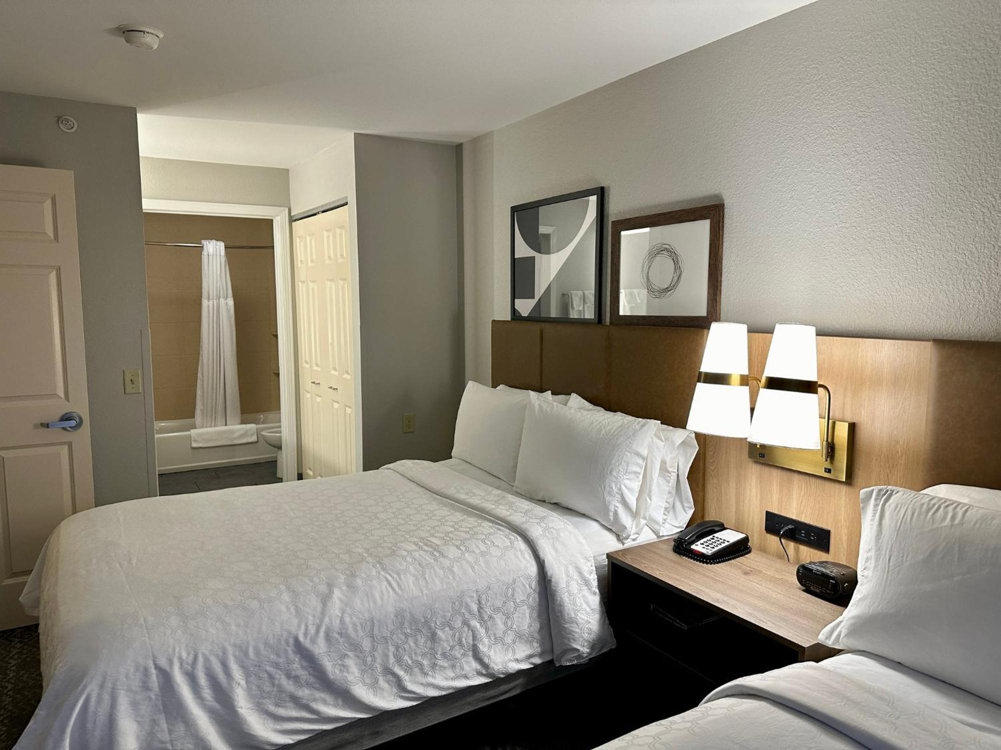 Staybridge Suites Milwaukee West-Oconomowoc By Ihg Exterior foto
