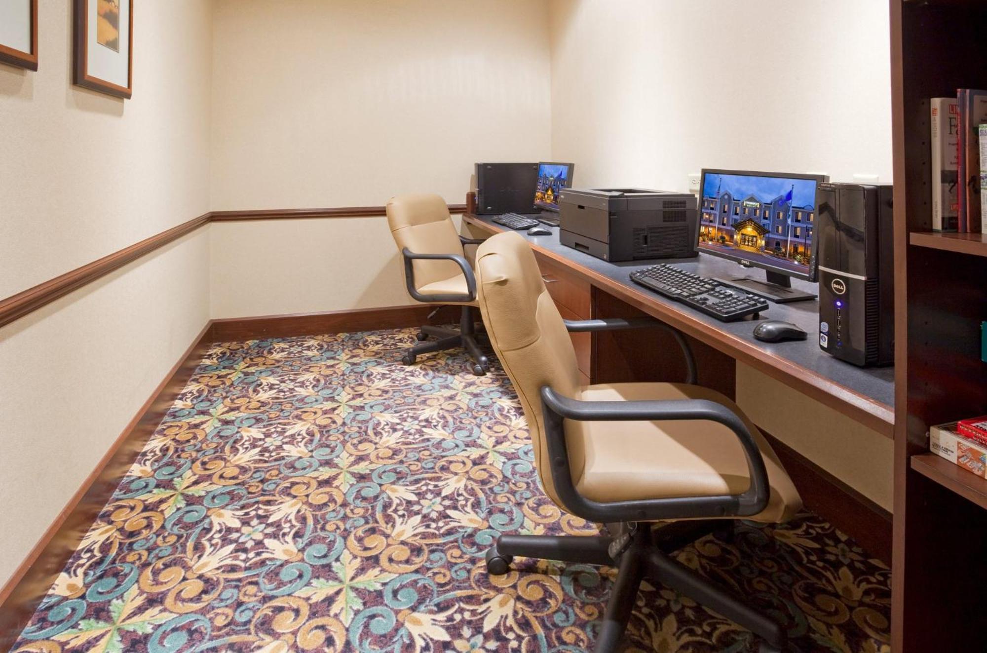 Staybridge Suites Milwaukee West-Oconomowoc By Ihg Exterior foto